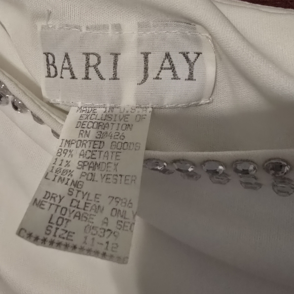 Bari Jay White One-Shoulder Gown. Size 12 - Picture 4 of 5